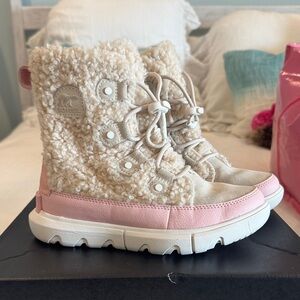 Sorel Kids Boots in Cream and Pink